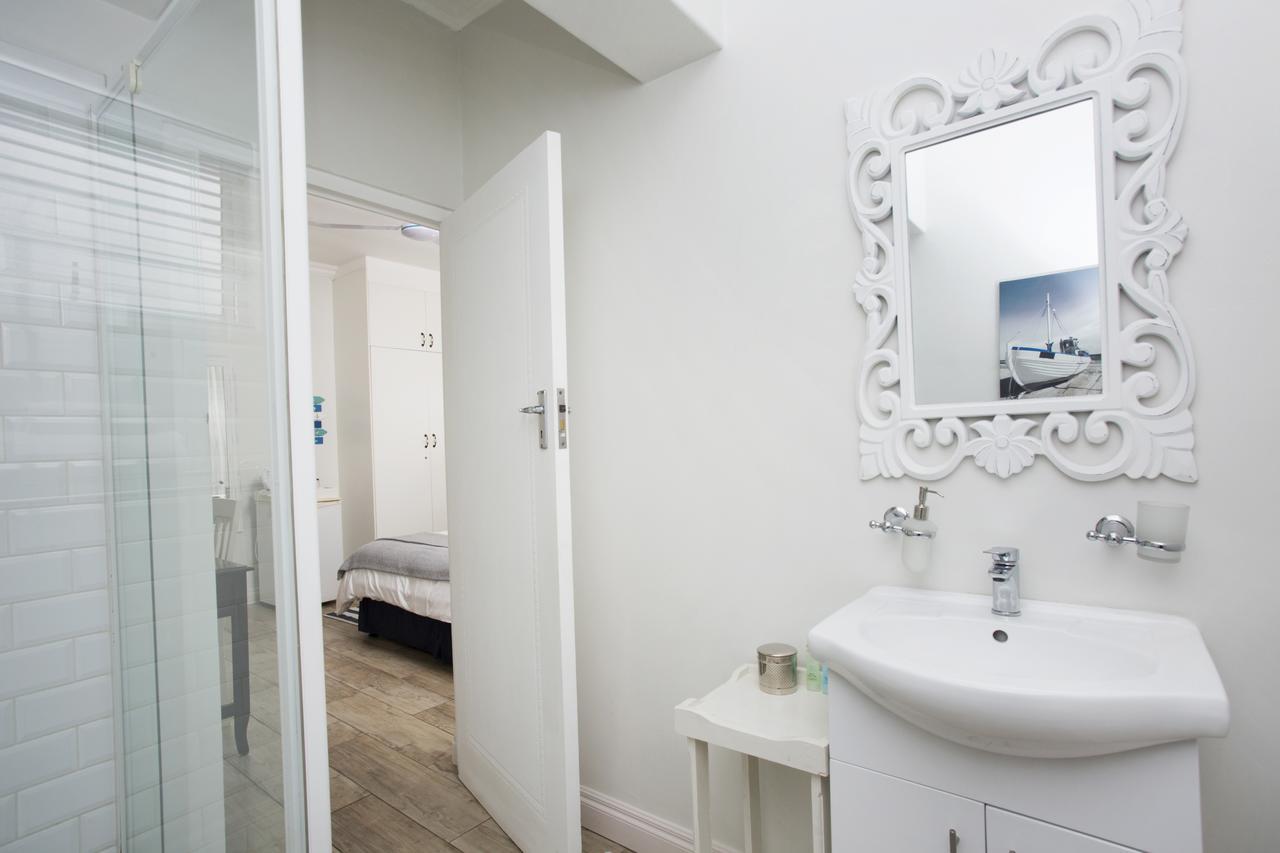 Ocean Hideaway Bed And Breakfast Amanzimtoti Exterior photo