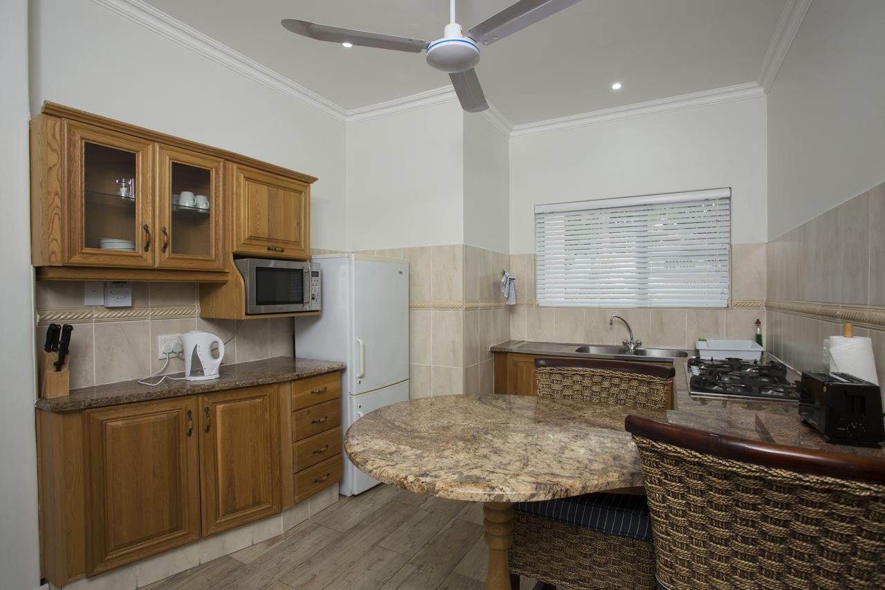 Ocean Hideaway Bed And Breakfast Amanzimtoti Exterior photo