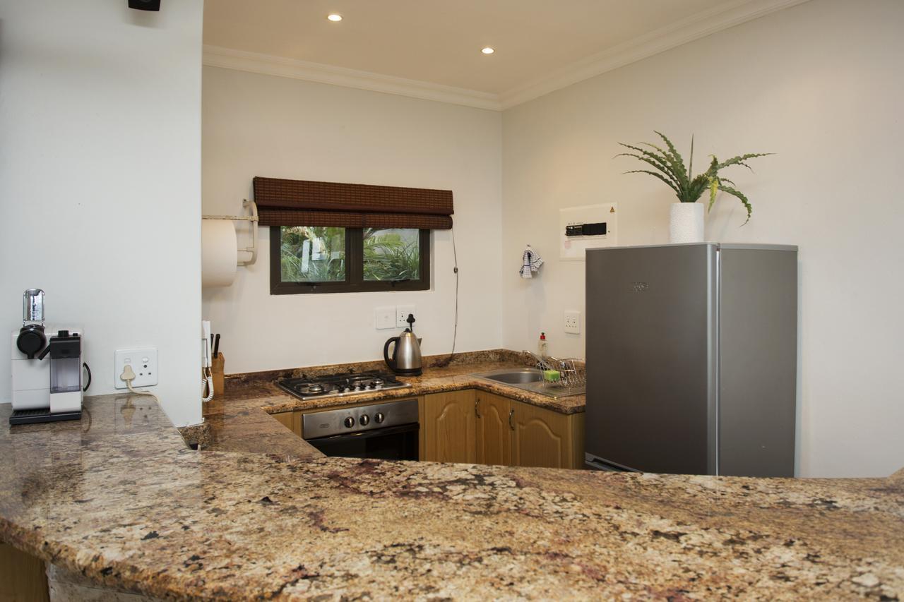 Ocean Hideaway Bed And Breakfast Amanzimtoti Exterior photo