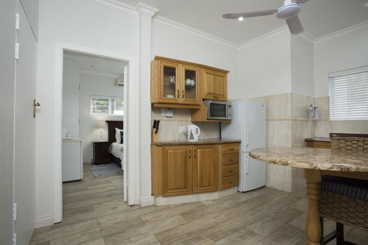 Ocean Hideaway Bed And Breakfast Amanzimtoti Exterior photo